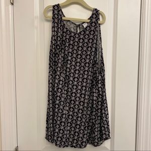 Black and White Patterned Tank Top Blouse